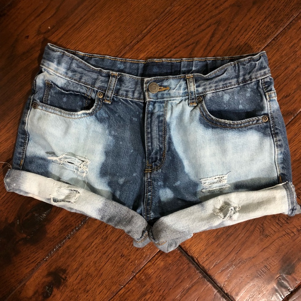 Distressed bleach denim shorts